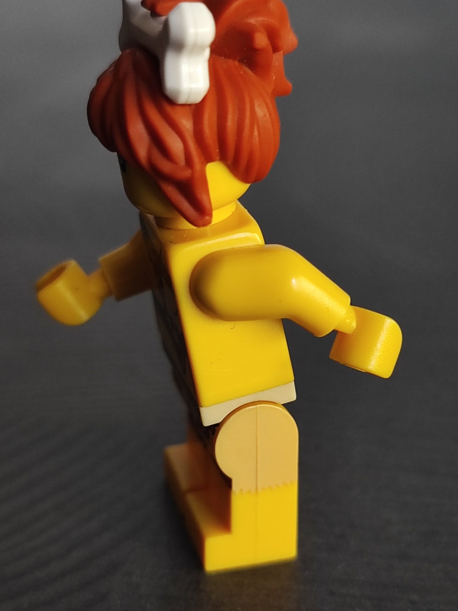 LEGO Minifigures Series 5 Cave Woman col05-5
