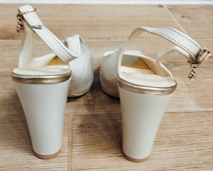 Босоніжки,35 розмір