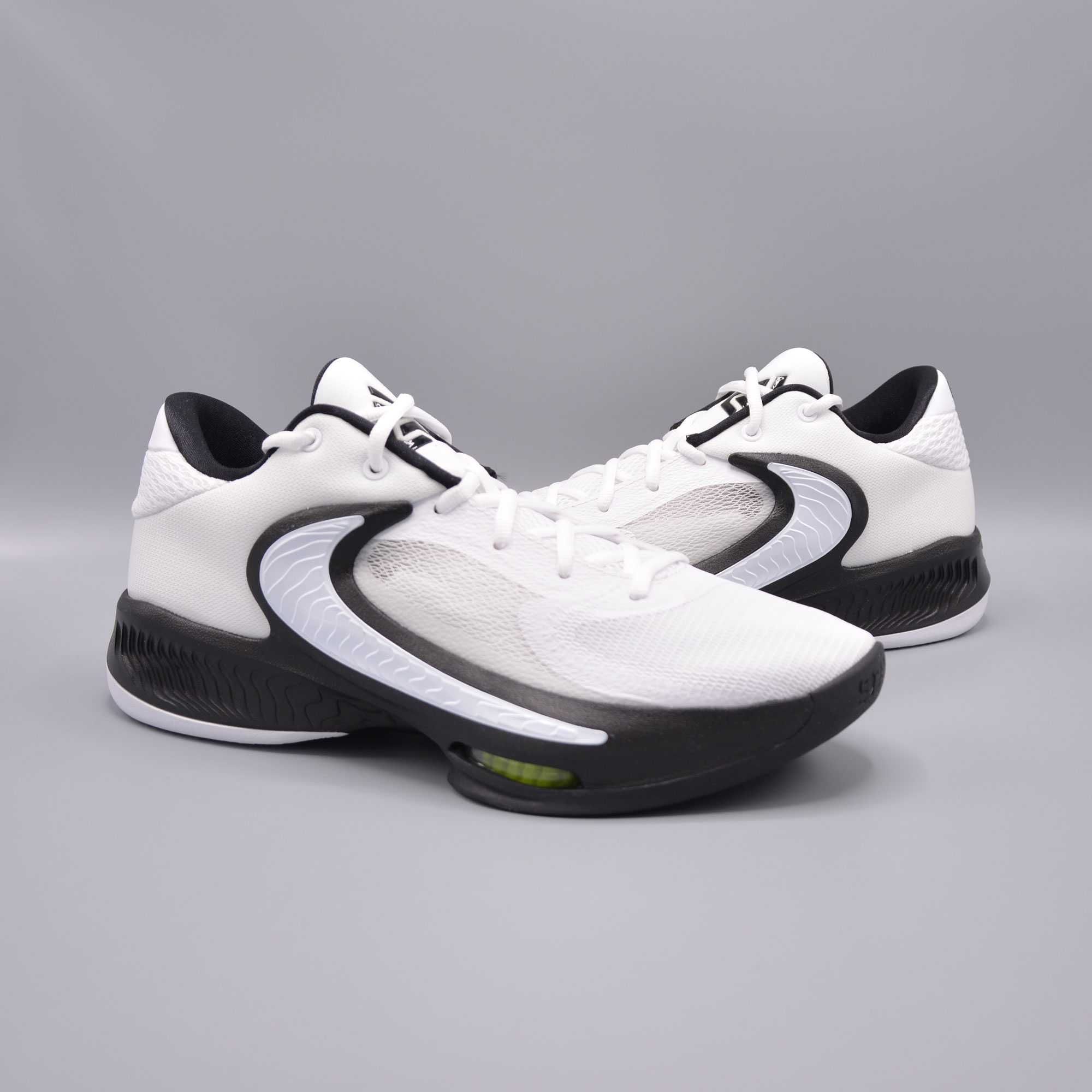 Кросівки Nike Zoom Freak 4 TB Оригінал!! D09679-100 (kyrie PG6)