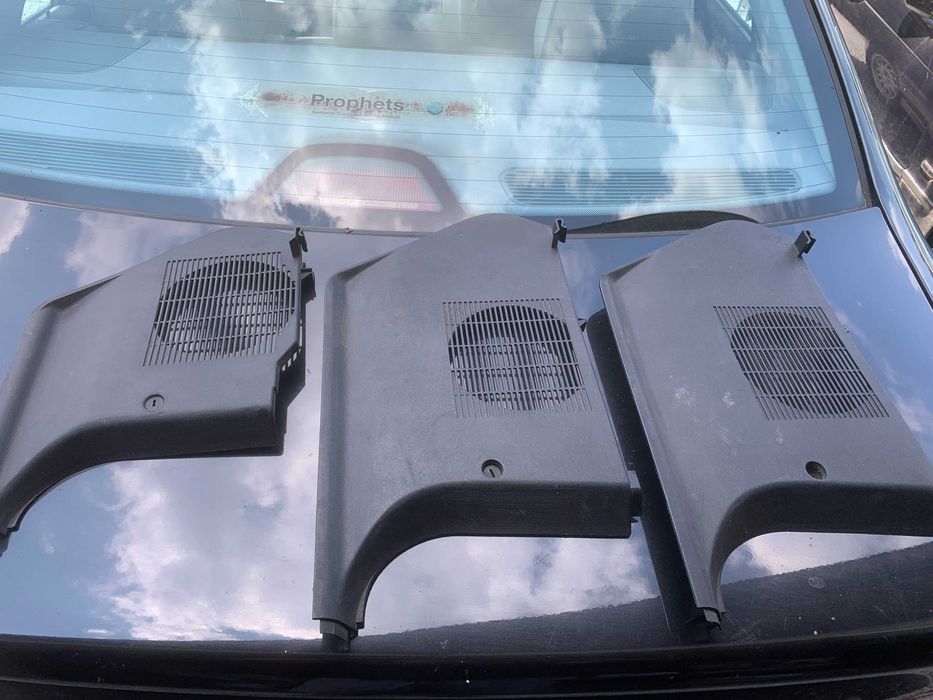 Bmw 3 e36 coupe osłona głośnika progu 1.977.918 8.144.030