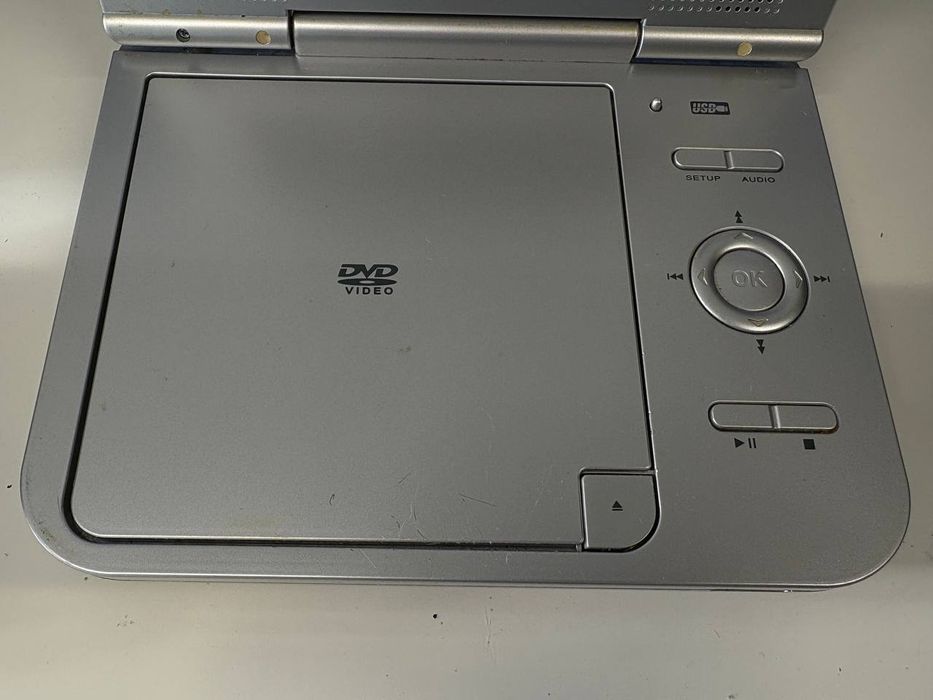 Портативна DVD Player та колекція Чеських фільмів у подарунок дисковий