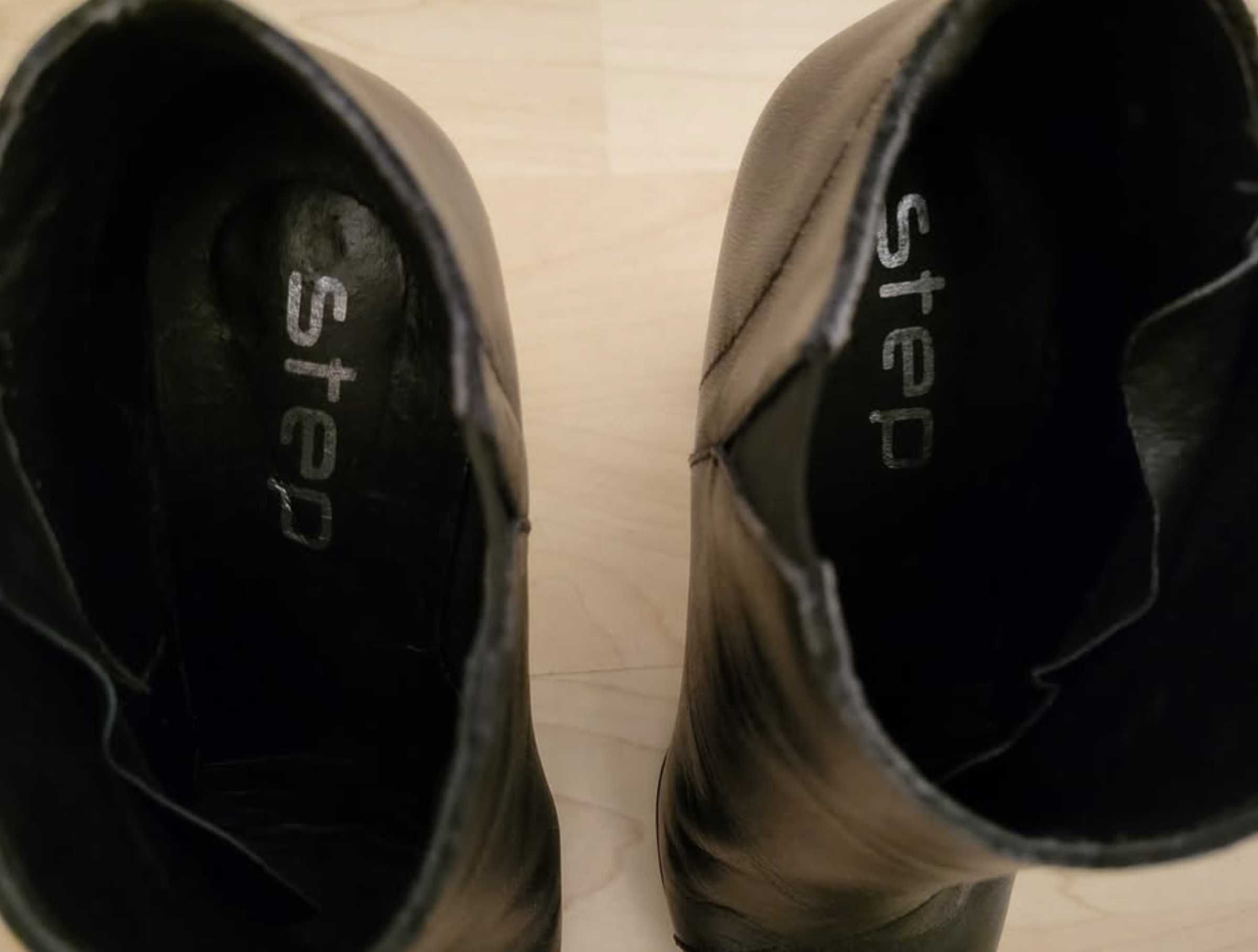Botas pretas de pena, salto alto, cano curto, tamanho 34