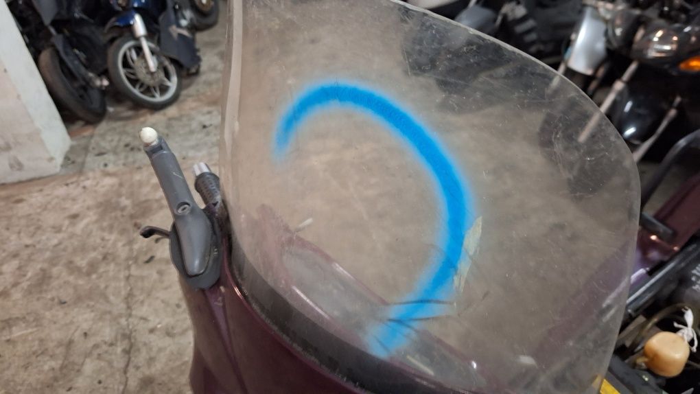 Piaggio Hexagon szyba owiewka