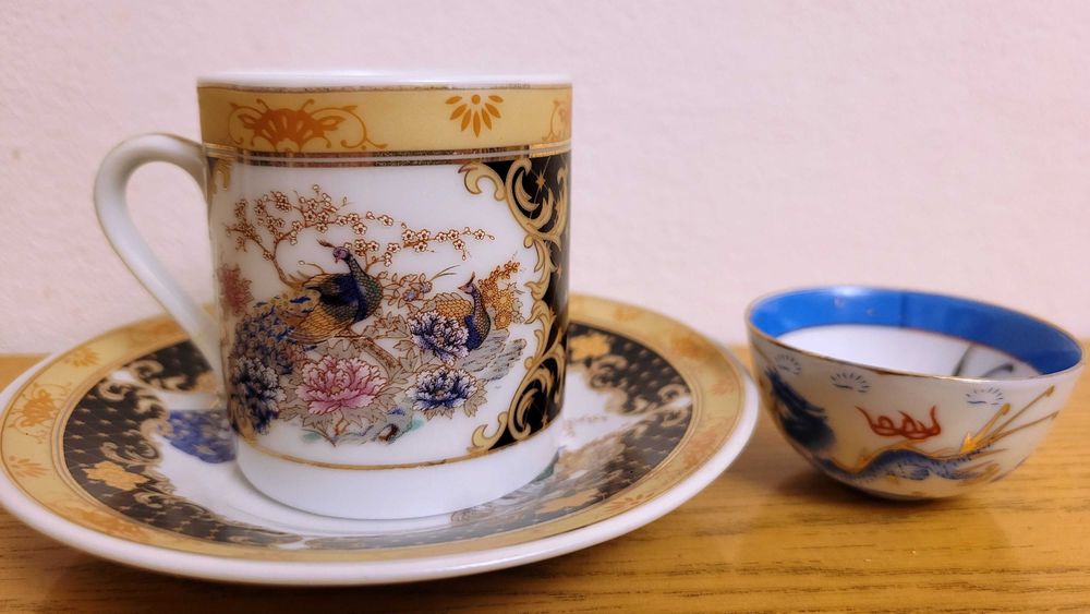 Zestaw porcelanowy - chińska filiżanka ze spodeczkiem i czarką