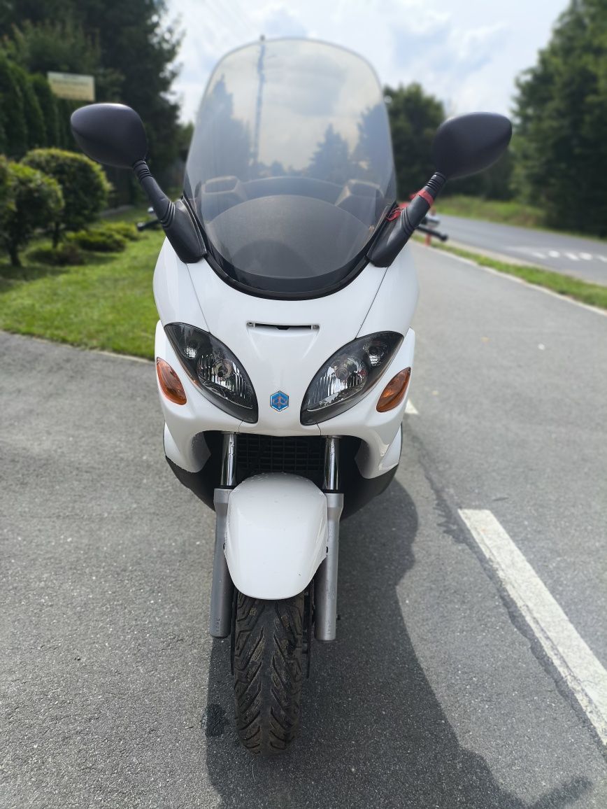 Piaggio 9x 125 bardzo niski przebieg 8700km