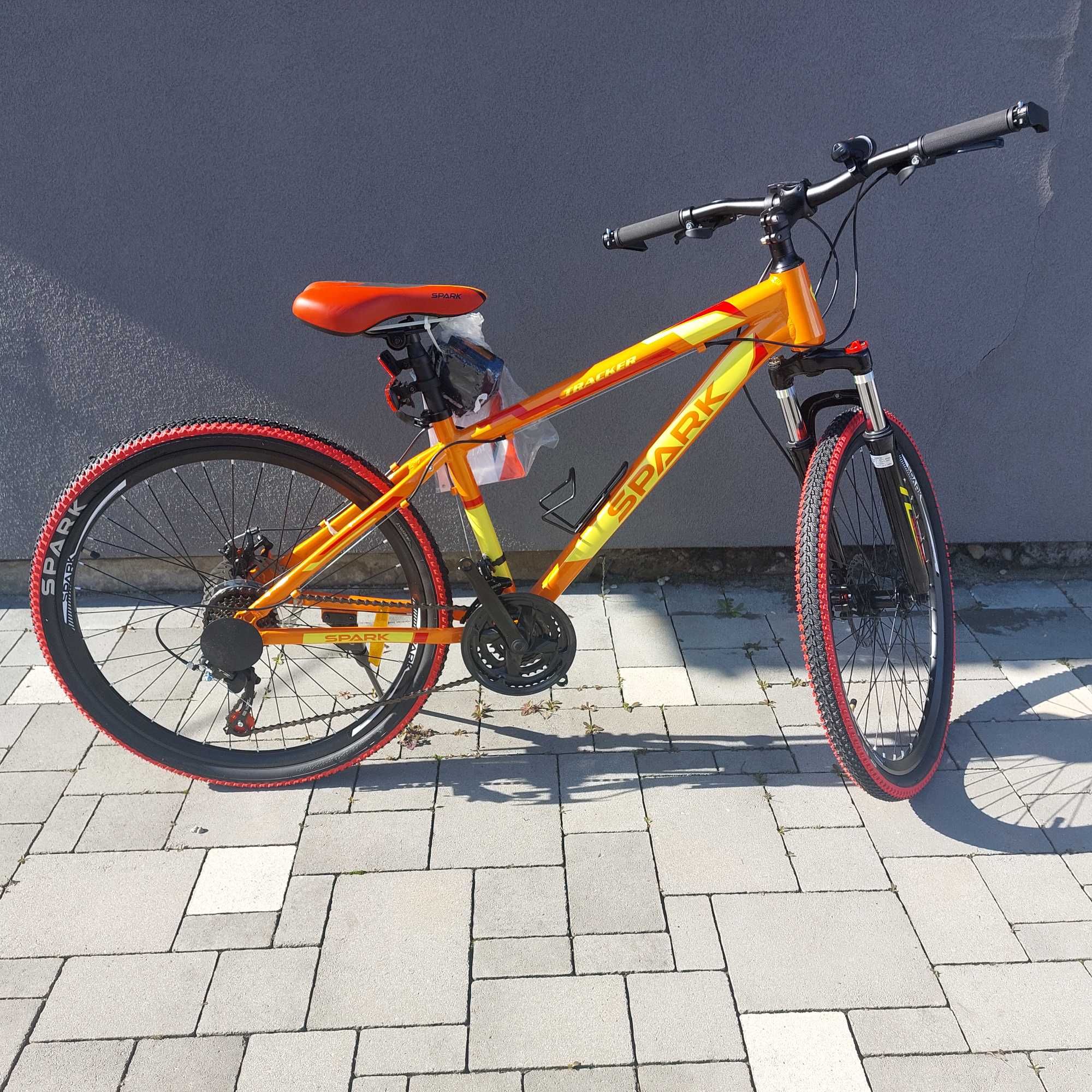 Велосипед алюмінієвий Spark Tracker рама 15 колеса 26,на зріст 135-160