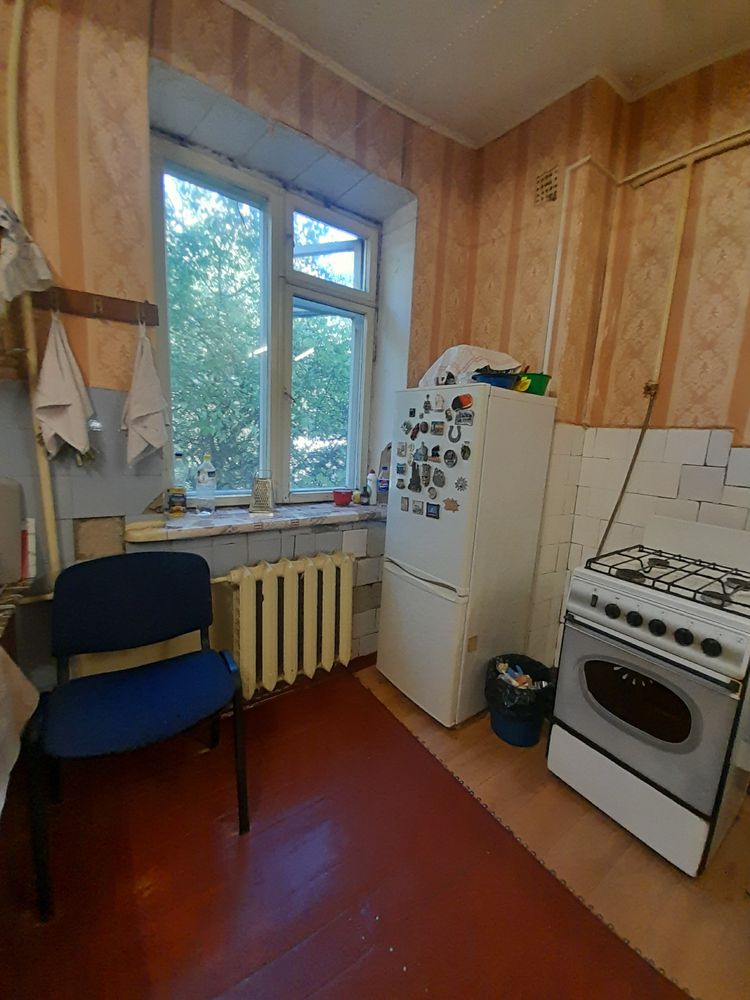 (!)Простора кімната в центрі