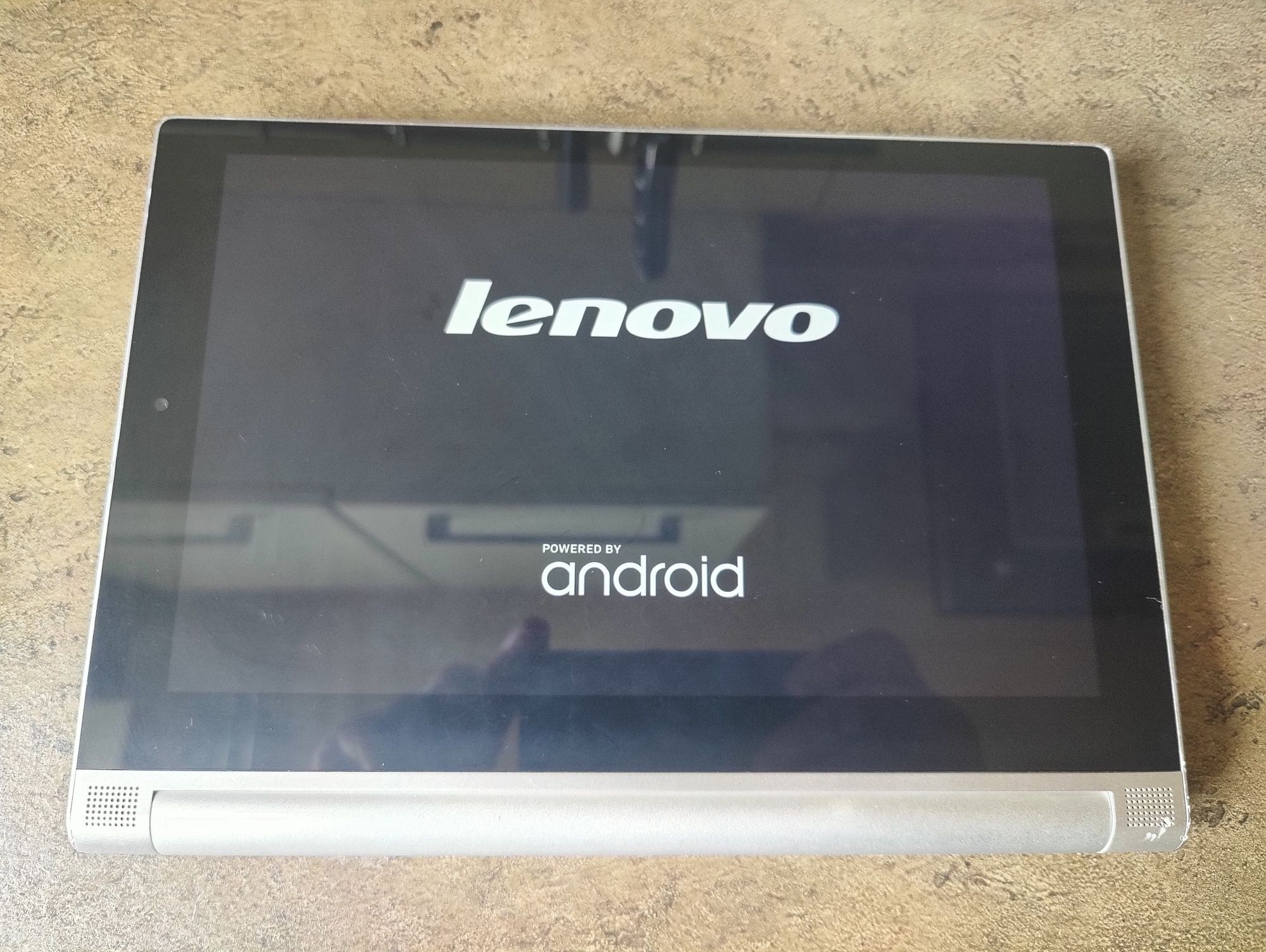 Планшет Lenovo YOGA Tablet 2-1050F