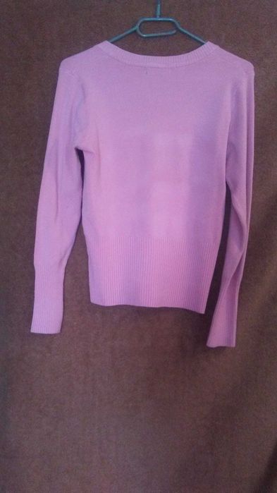 Bluzka z wełenką, w serek, cienka, o rozm. M, cielisty róż