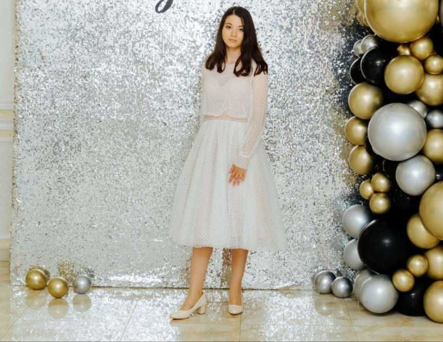 Сукня випускна, святкова, весільна білого і бежевого кольору