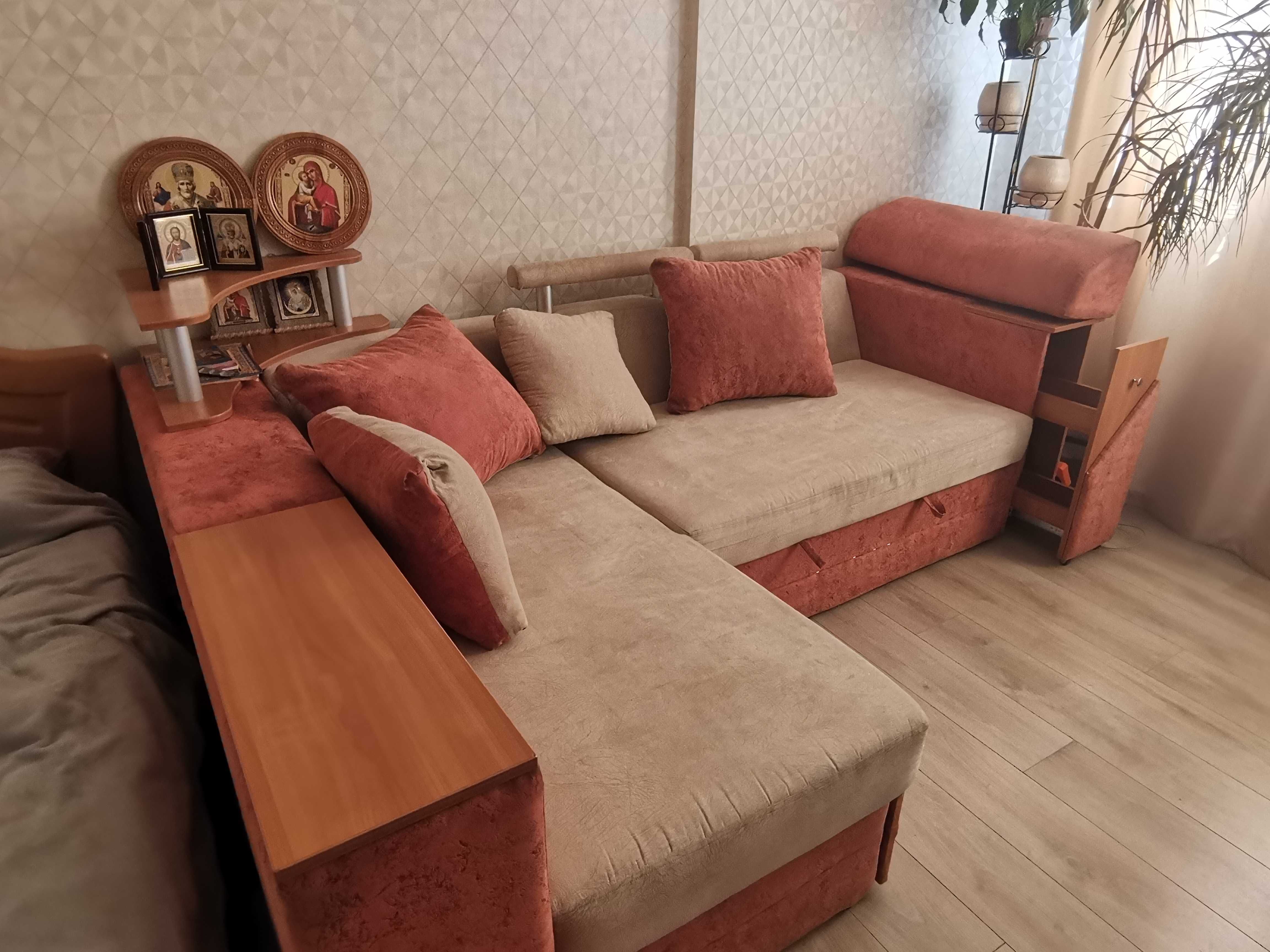 Кутовий диван Оксфорд, розкладається, з міні баром і поличкою