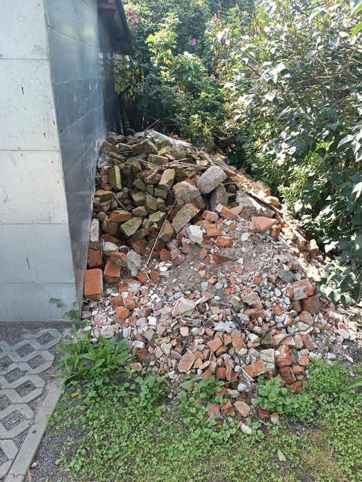 Oddam gruz betonowo-ceglany