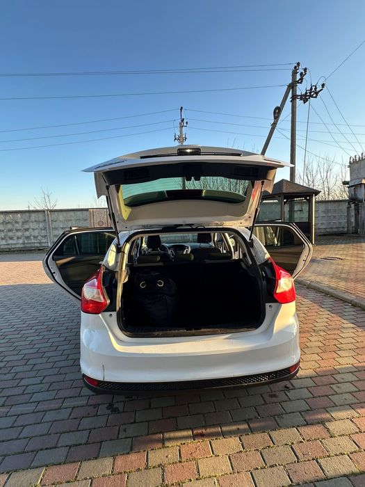 Продам свій приватний автомобіль перший власник від салону