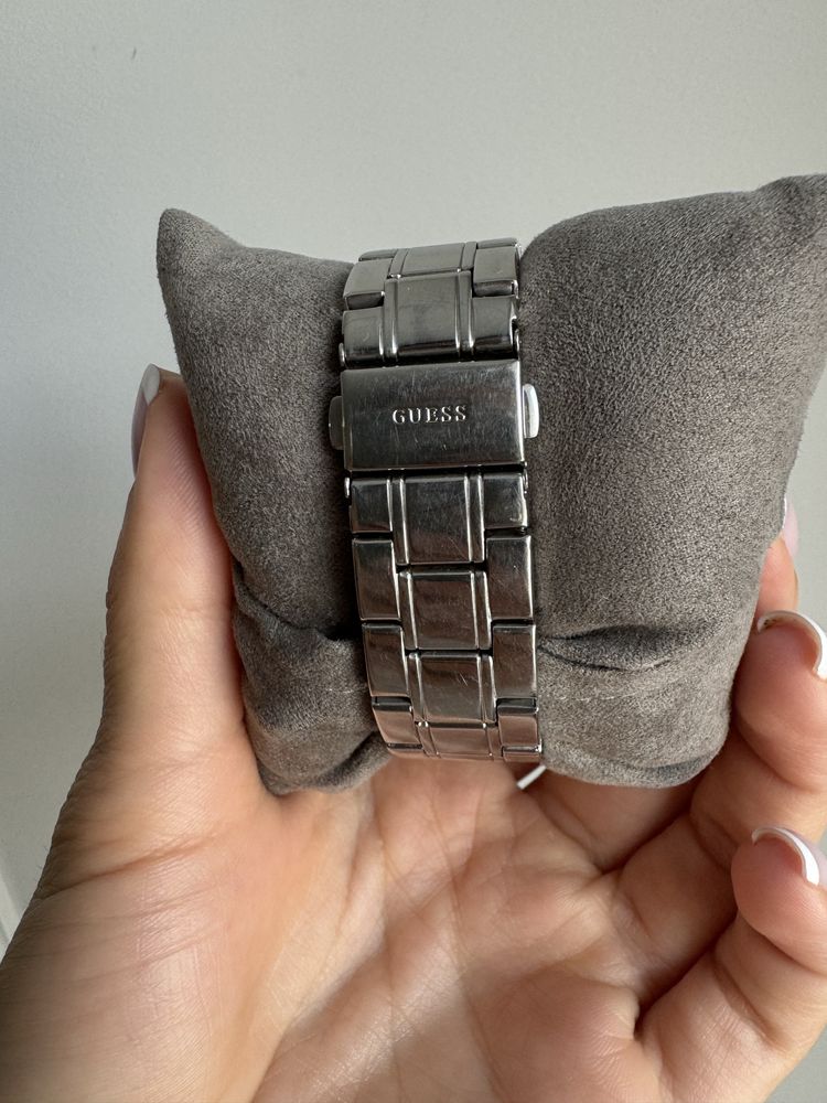 Годинник Guess. Оригінал
