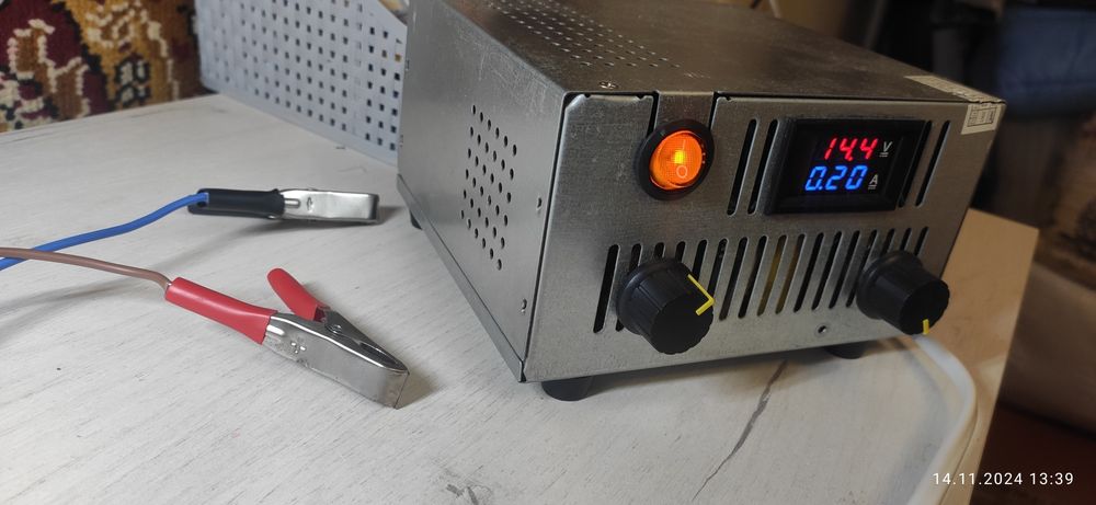 Зарядний пристрій для авто 0-21v, 10A