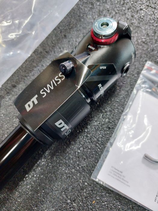 Nowy damper DT SWISS R535 ONE 165x40 Trunnion Remote 3P