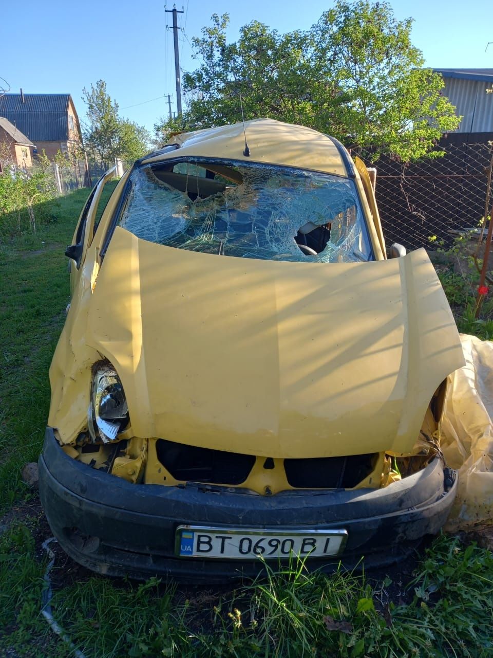 Renault Kengo після ДТП