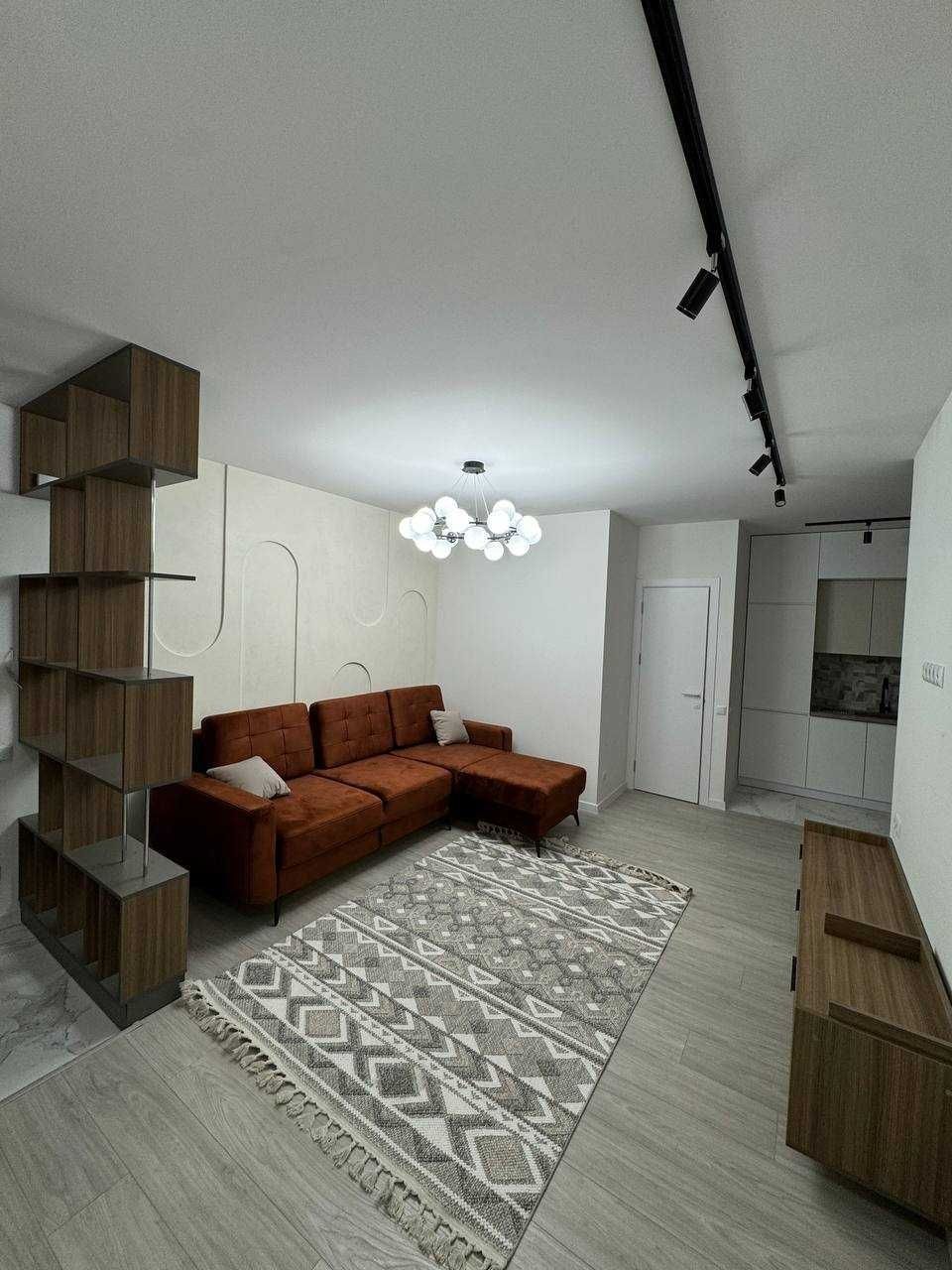 Продам 2 кімнату з гарним ремонтом