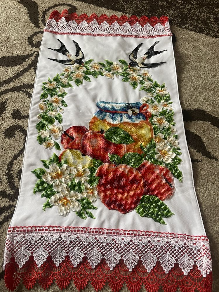 Вишитий рушник бісером