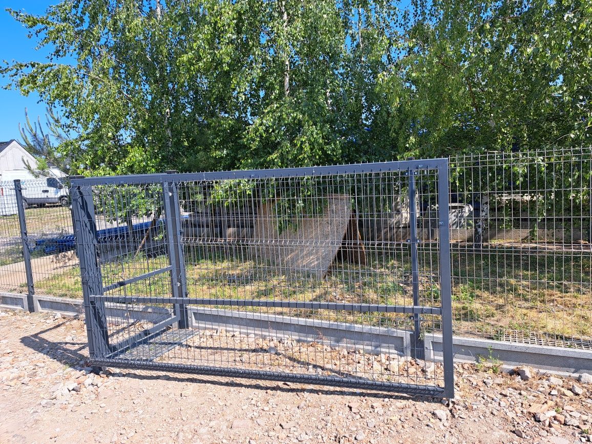 Brama dwuskrzydłowa h-150cm x400 cm ,panel fi 4 mm malowana