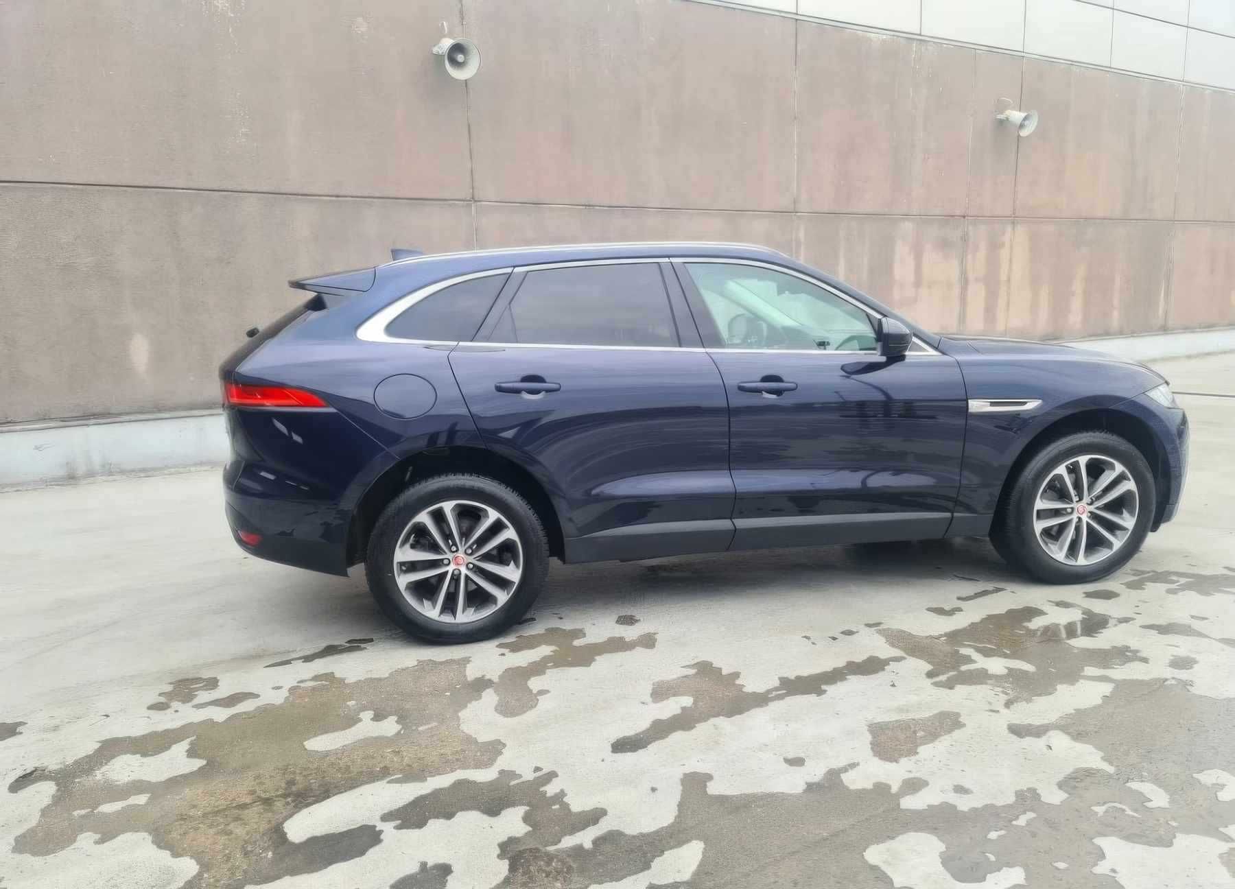 Jaguar     F-Pace