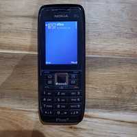 Nokia E51 z ładowarką i kablem USB