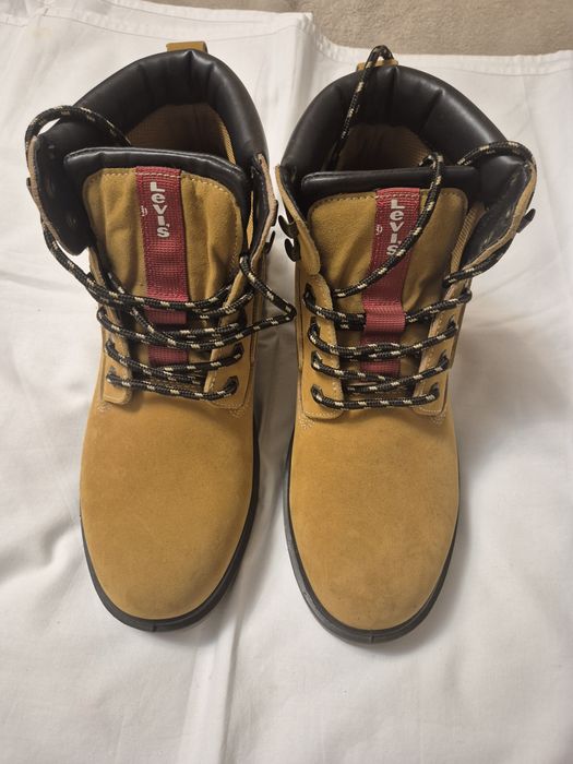 Мужские ботинки Levi's. Размер 41. Новые.