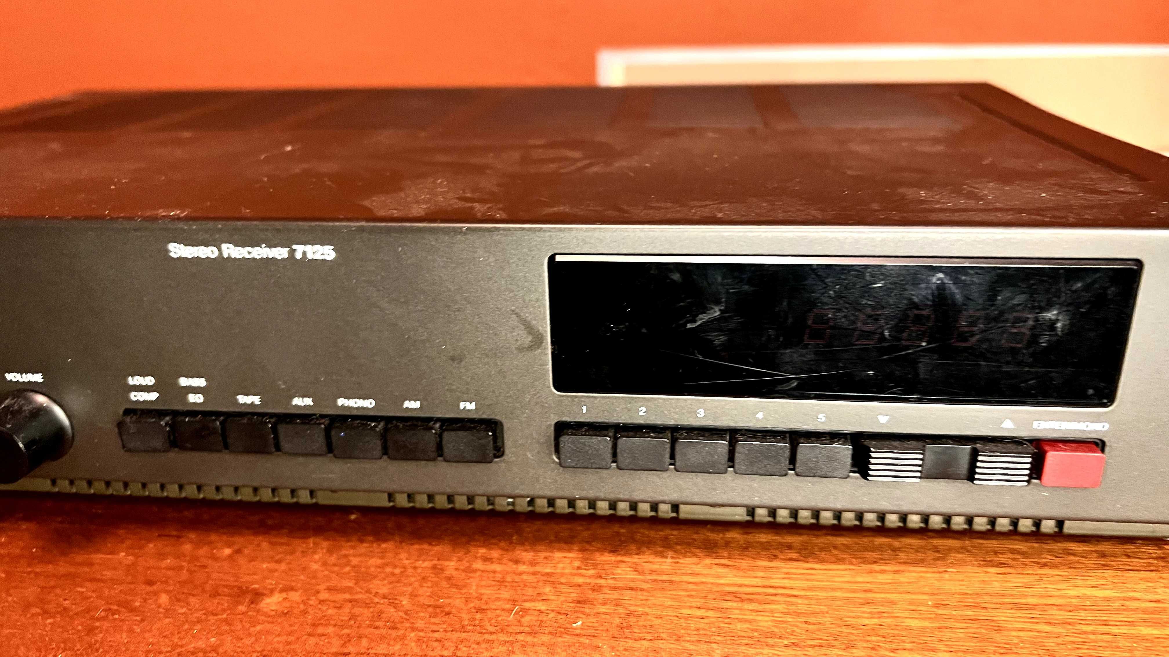 NAD 7125 amplituner stereo