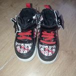 Sprzedam buty w rozmiarze 23