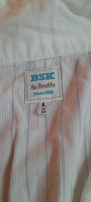 Blusas e camisas em excelente estado