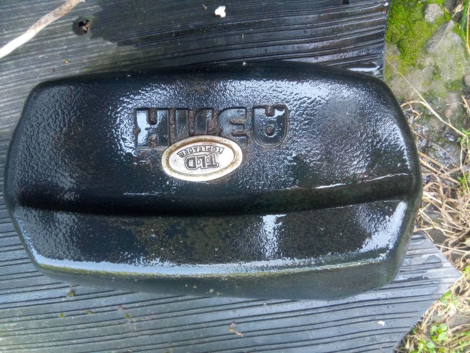 Продаю скло на Москвич лобове