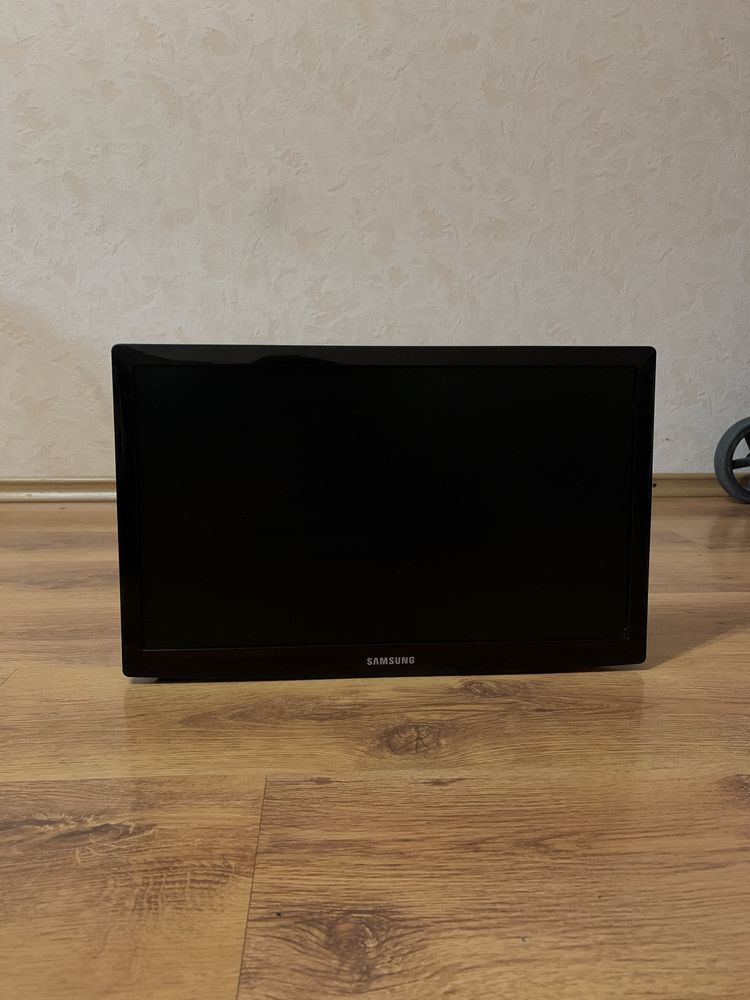 Телевізор Samsung UE19ES4000W