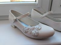 Buty komunijne r. 33
