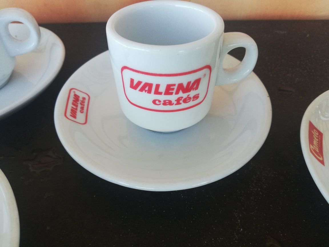 Chávenas de café camelo, valena, corsini