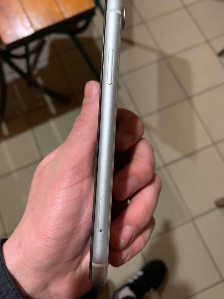 iPhone XR 64gb White Neverlock