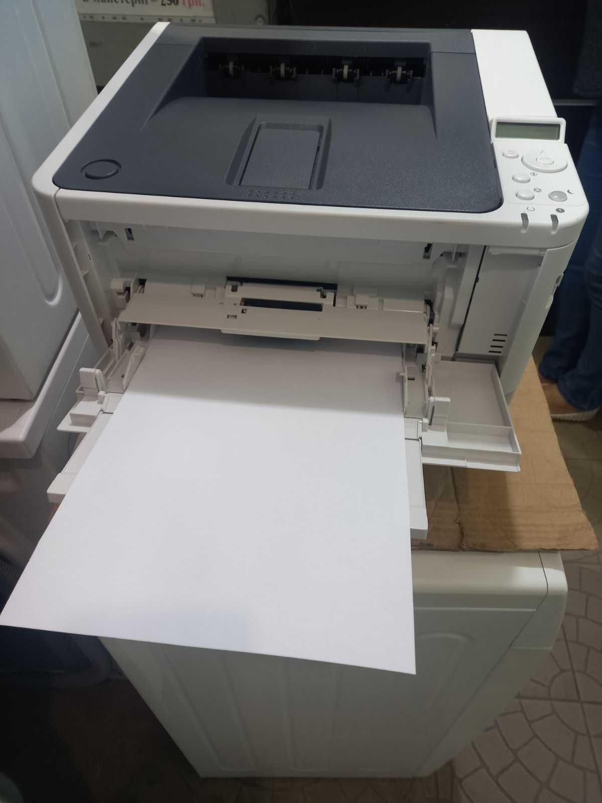 Лазерний принтер OKI B412DN, у відмінному стані, Німеччина
