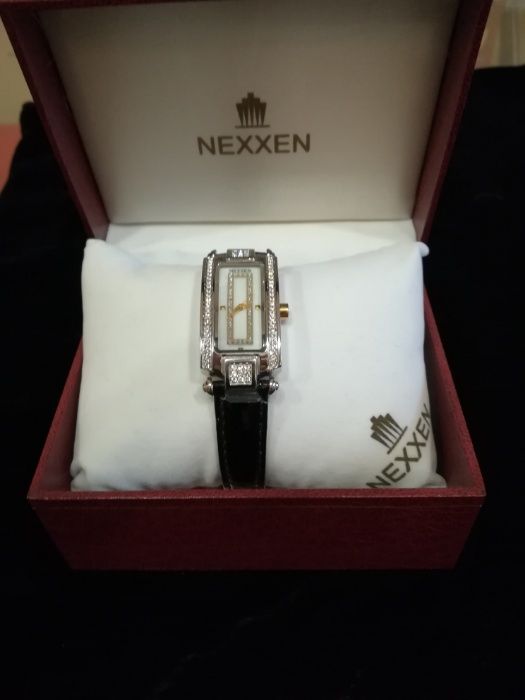 Часы женские Nexxen чёрные классические