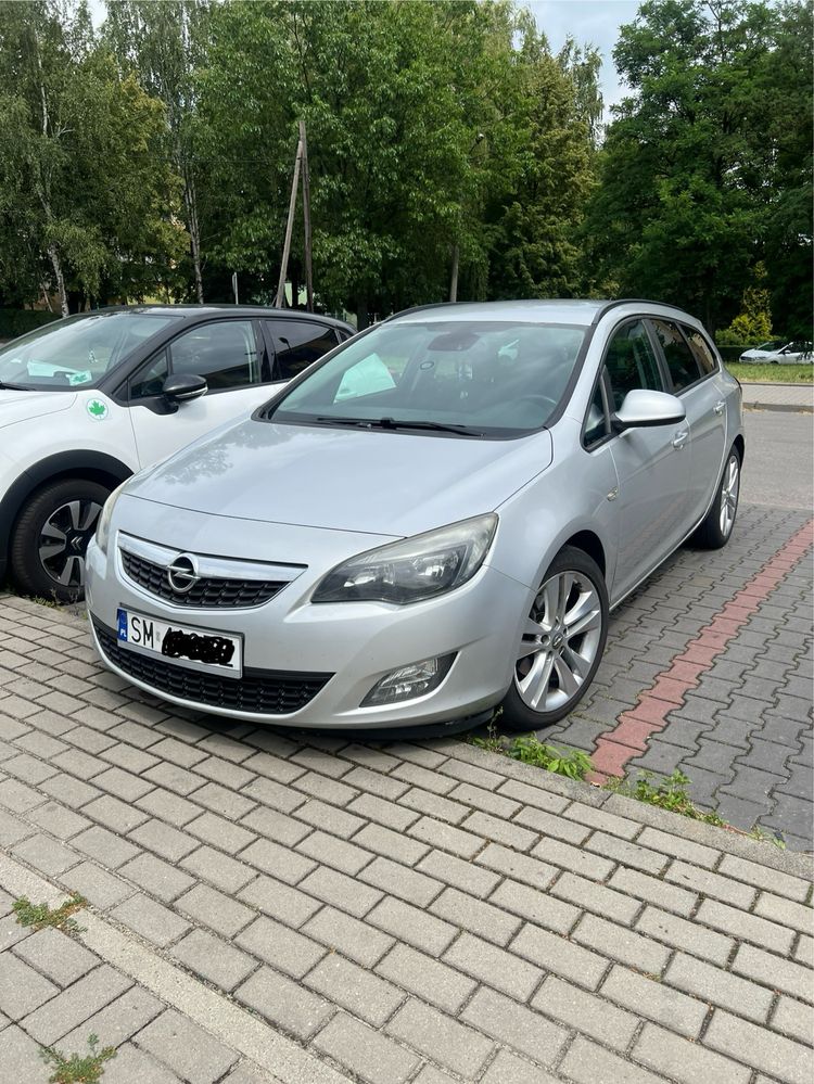 Opel Astra J IV 1.7 Cdti 110km