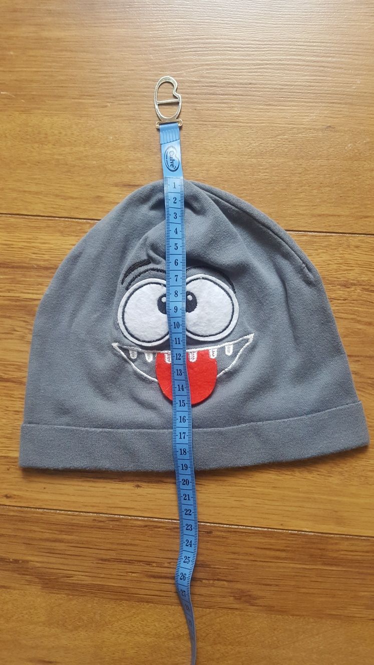 Szara czapka dla dzieci