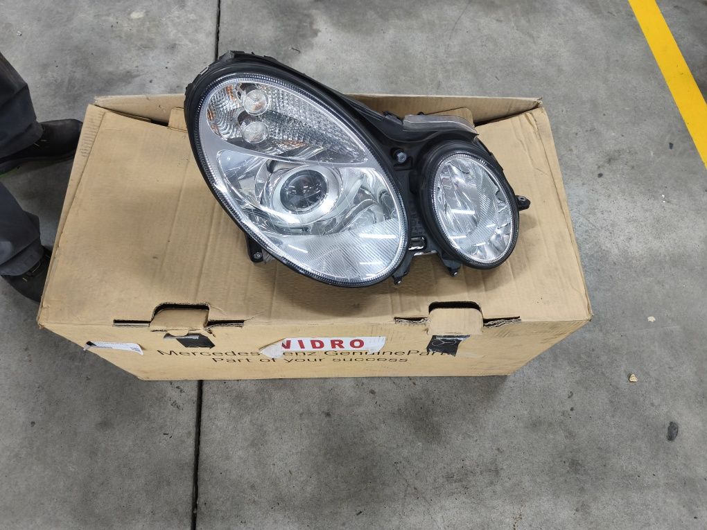 Farol w211 xenon, ler descrição