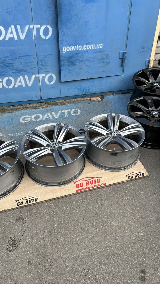 Goauto диски VW Touareg 5/112 r19 et28 8,5j dia66,6 як нові з датчикам