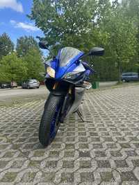 Yamaha r125 radical racing