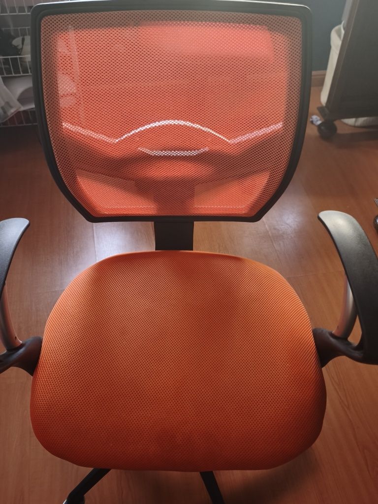 Cadeira de escritório, ou pra estudo