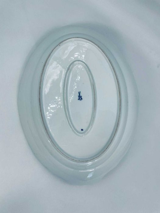 Talerz, patera z porcelany miśnieńskiej.
