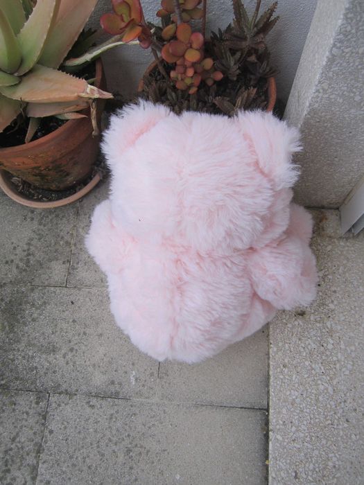 Urso de Peluche Rosa e Branco 42 cm de comprimento