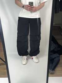 Широкі чорні карго парашути Bershka baggy cargo parachute pants ufo