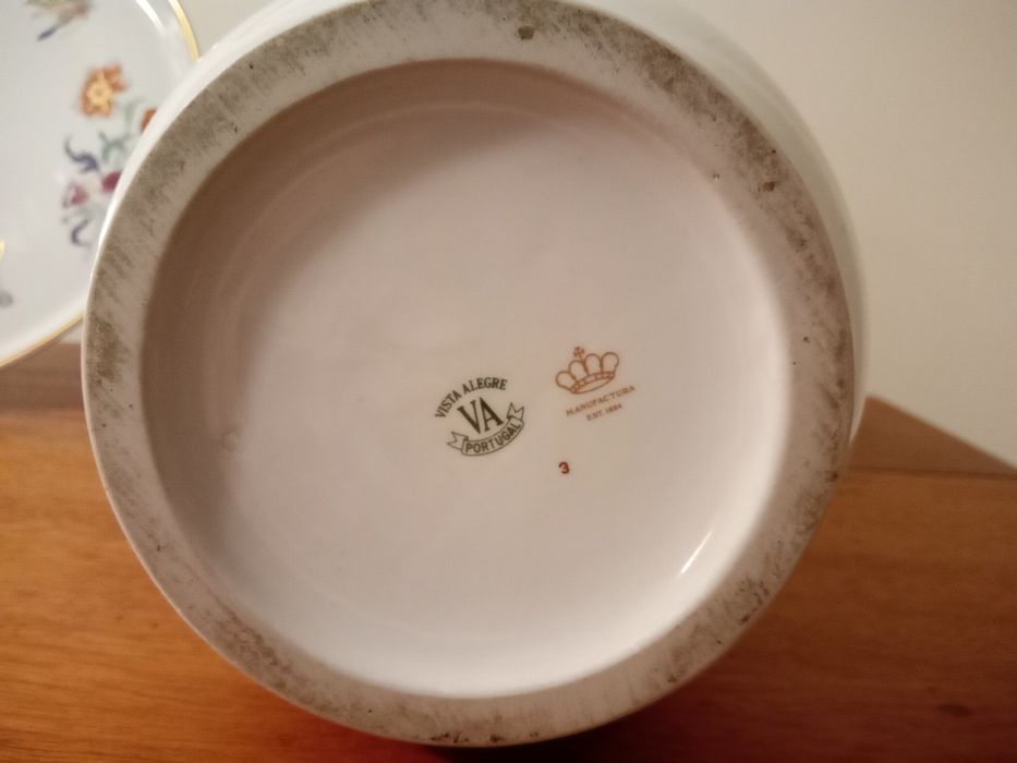 Jarra, Caixa e Prato de porcelana Vista Alegre n°36, decoração Samatra