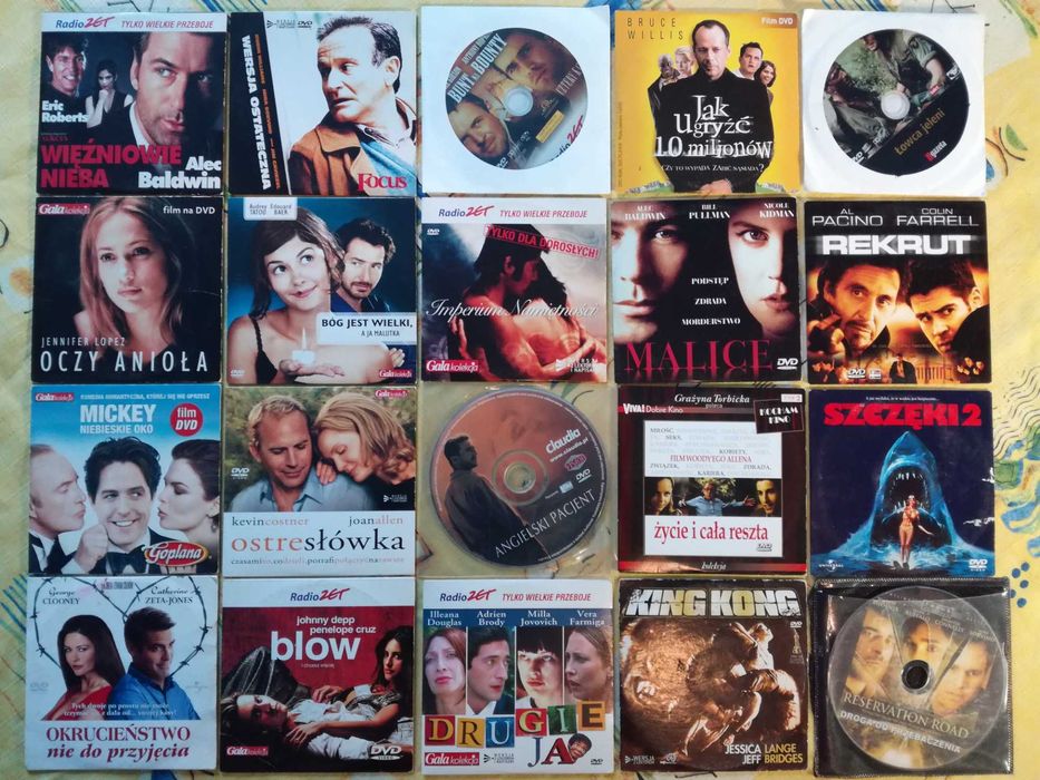 Filmy CD i DVD, większość z lektorem  i napisami PL.