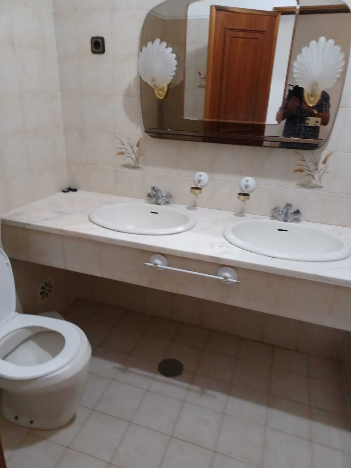Alugo quarto (despesas não incluídas) a estudante - Évora