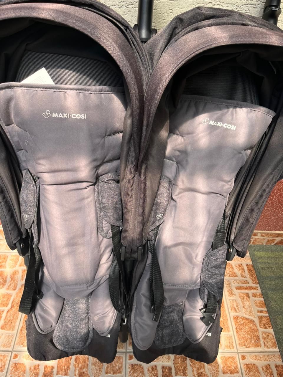 Maxi Cosi Dana for two bliźniaczy wózek z Adapterami